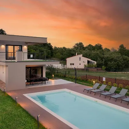 Holiday home Artsi Svetvincenat